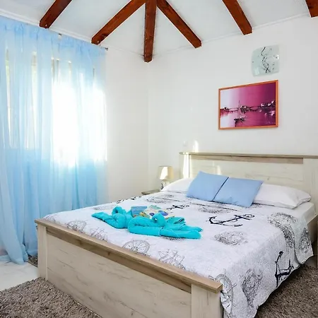 Three Holiday - The Hidden Treasure Village Tatil Evi Orebić