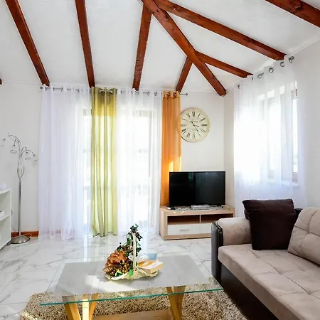 Three Holiday - The Hidden Treasure Village Tatil Evi Orebić