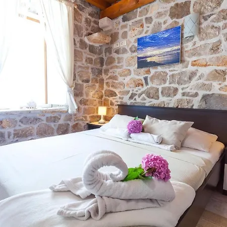 Three Holiday - The Hidden Treasure Village Tatil Evi Orebić